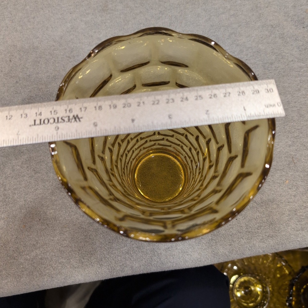 Vintage Federal Glass‎ Amber Pressed Glass Vase Scalloped Rim Yorktown Pattern - Picture 6 of 7